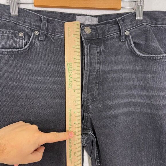 Free People Cropped Distressed Jeans Black Blown Out Knees Size 29 - Picture 9 of 14